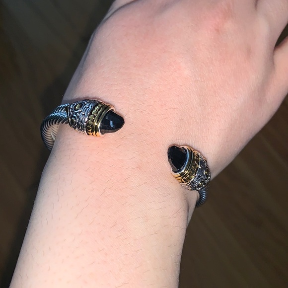 Black Onyx Stone End Caps Cable Bracelet - Picture 6 of 15